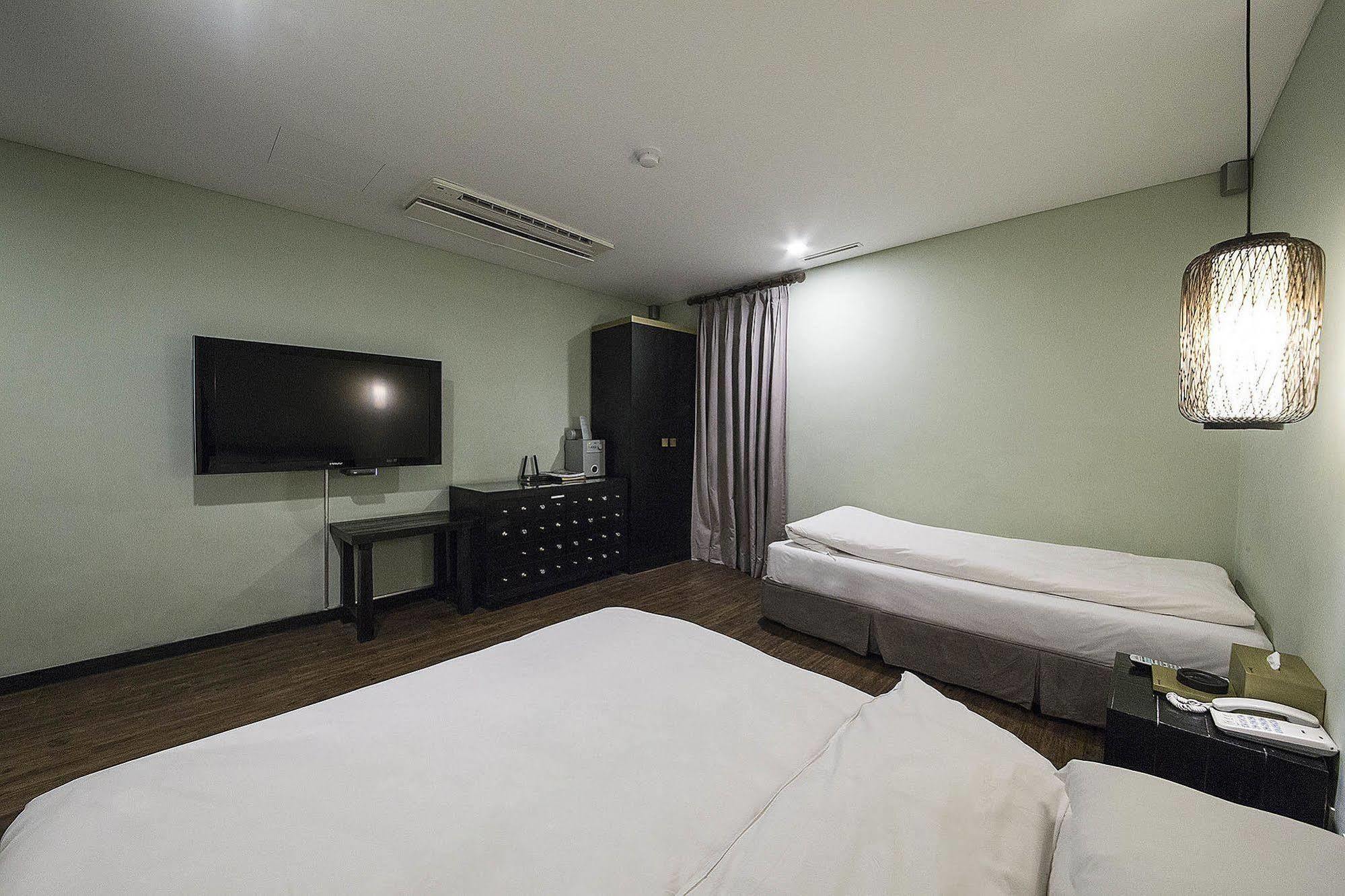 Mate Hotel Seoul Gimpo Exteriör bild