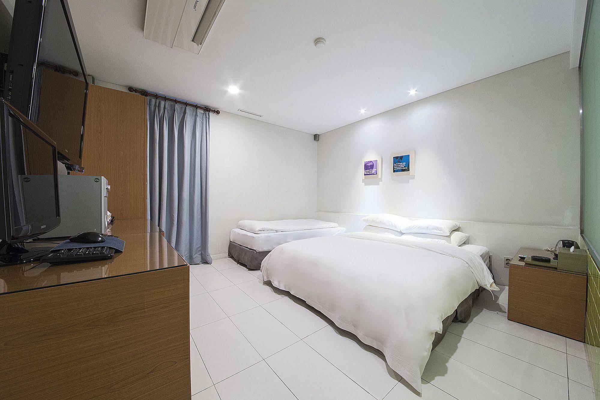 Mate Hotel Seoul Gimpo Exteriör bild