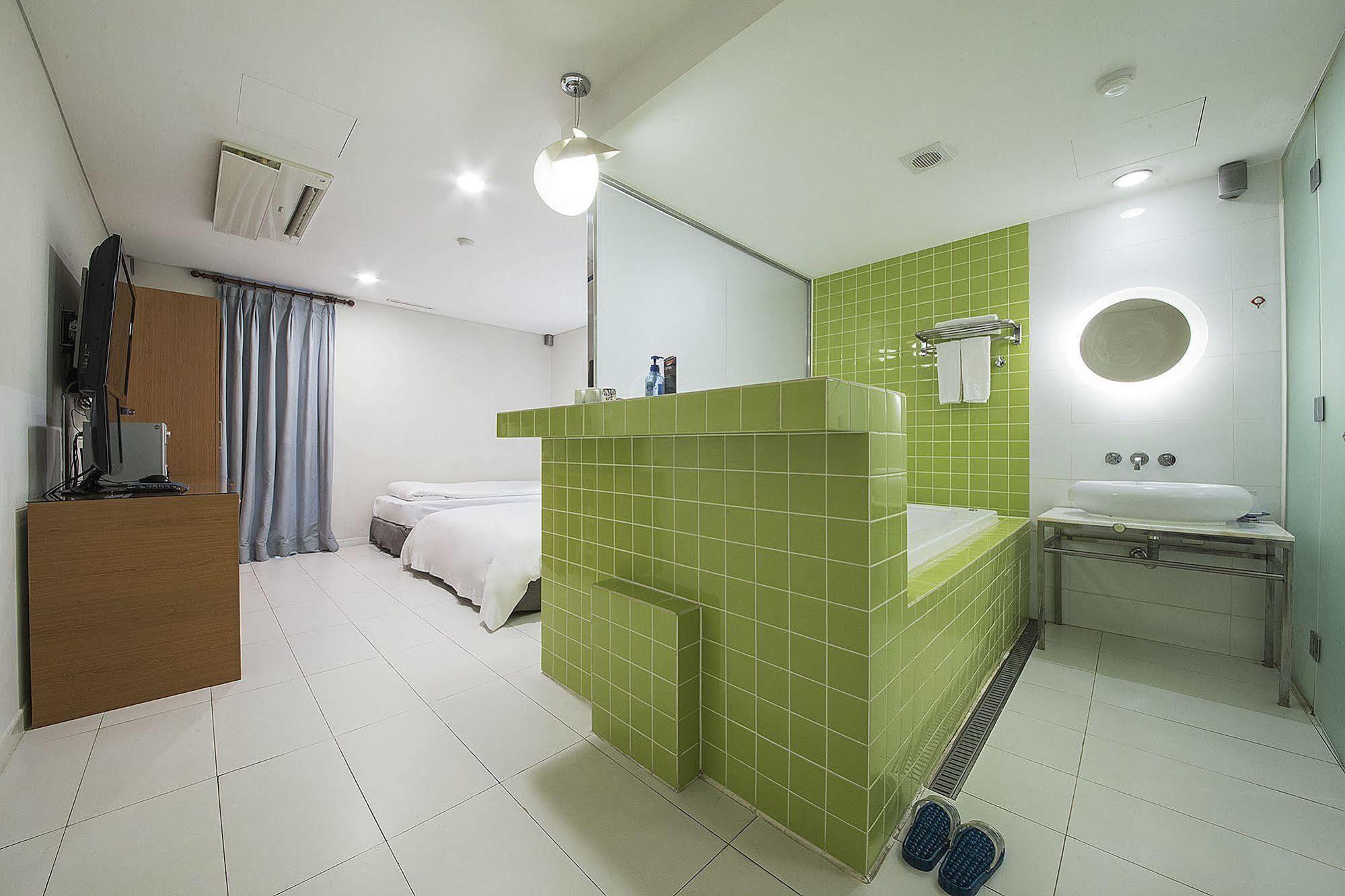 Mate Hotel Seoul Gimpo Exteriör bild