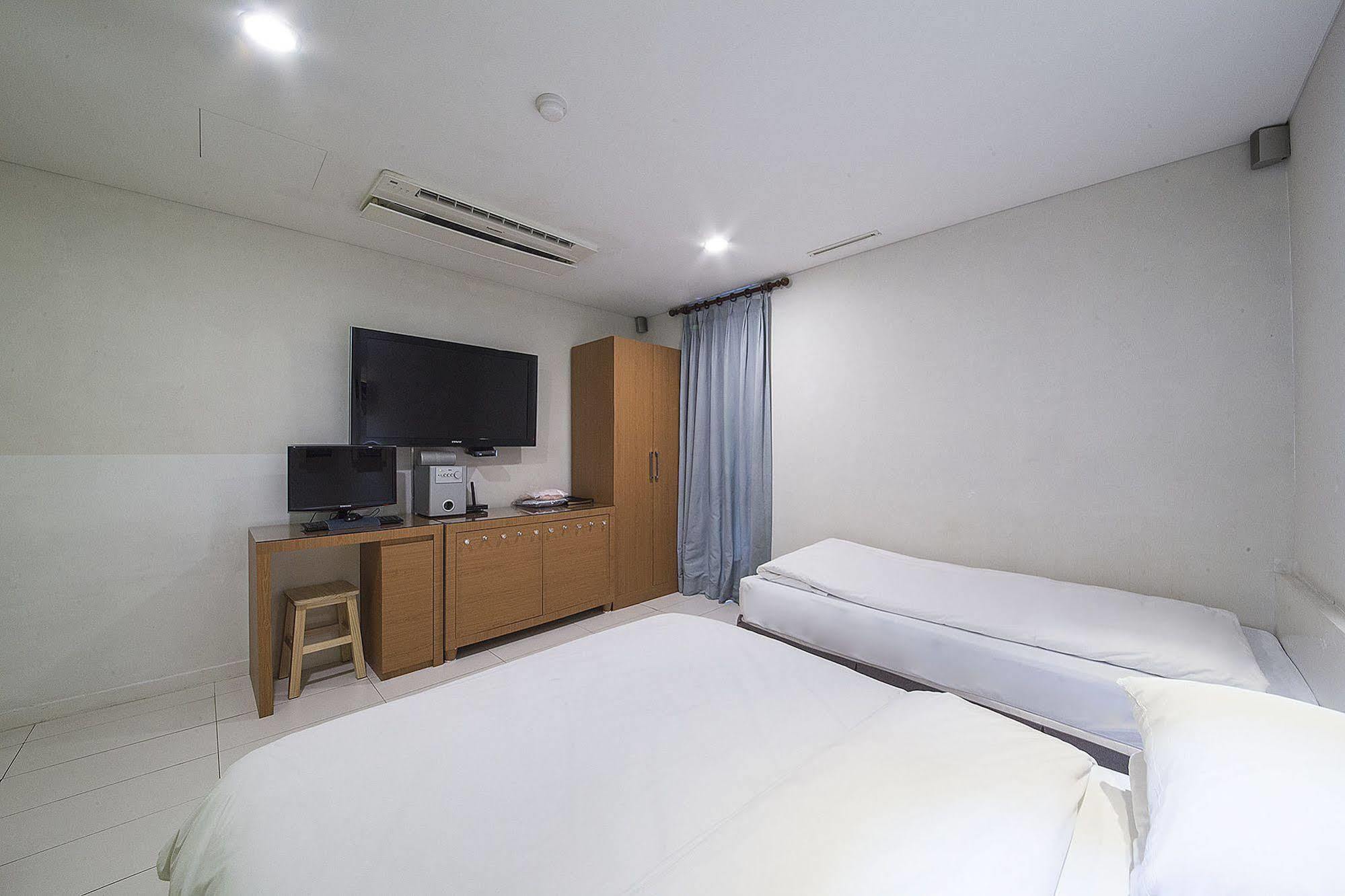 Mate Hotel Seoul Gimpo Exteriör bild