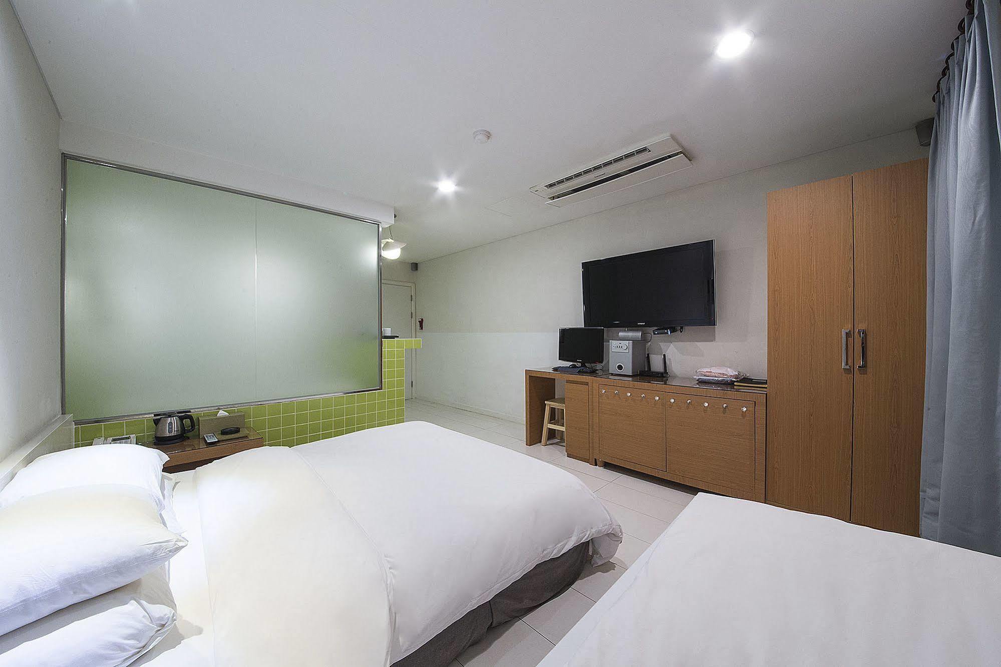 Mate Hotel Seoul Gimpo Exteriör bild